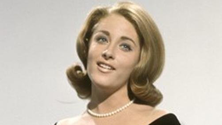 Its My Party” Singer Lesley Gore Dies At Age 68 Starts At 60