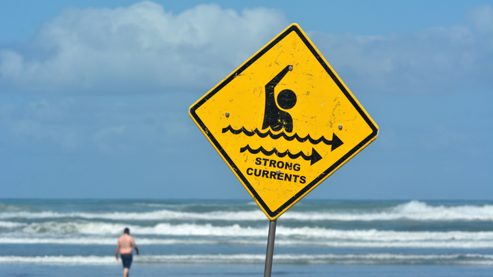 040115_strong_currents
