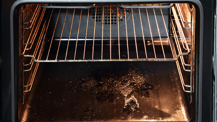 Clean your dirty oven racks with this simple 4-step trick! | Starts at 60