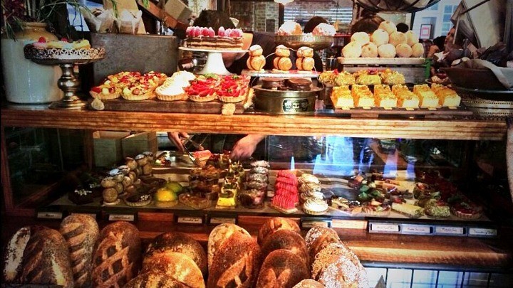 120216_cakes_bread_cafe
