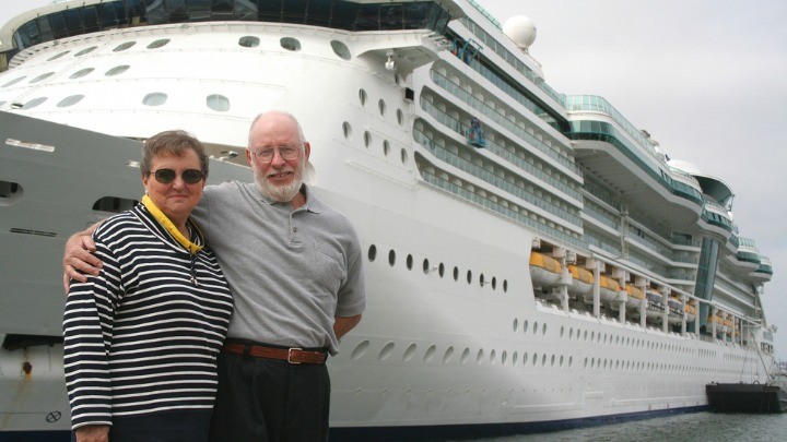 141215_CruiseBoatSeniorCouple