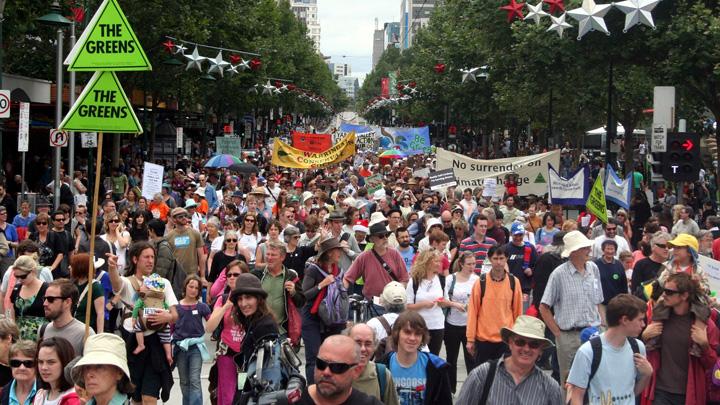 Climate_Rally_flows_down_Swanston_street