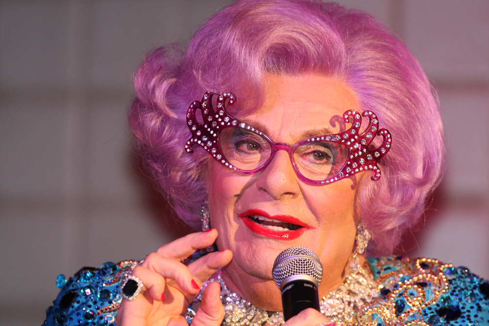 Dame_Edna_(7105791661)