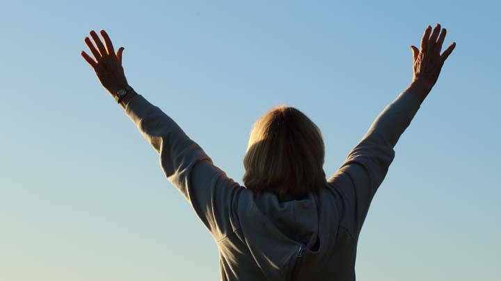 111115_woman_sky
