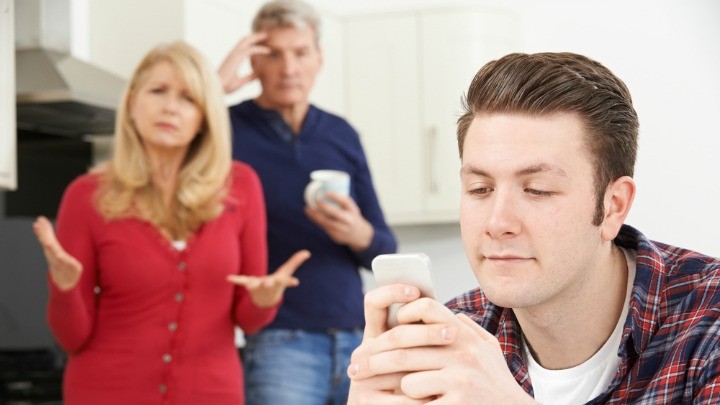 290316_mobile phone_parents