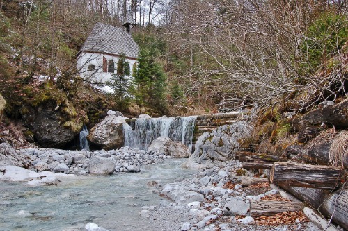 Ice Chapel walk at Koenigsee (2) (800x532)