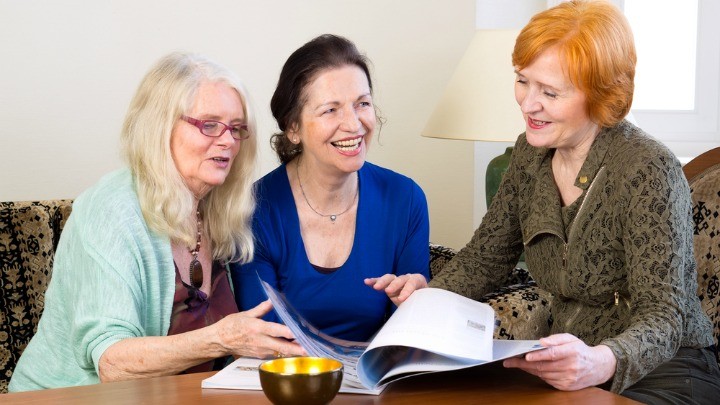 270596786_ladies_joke Shutterstock