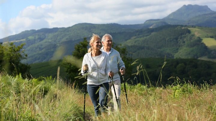 050516_travel_apps_couple