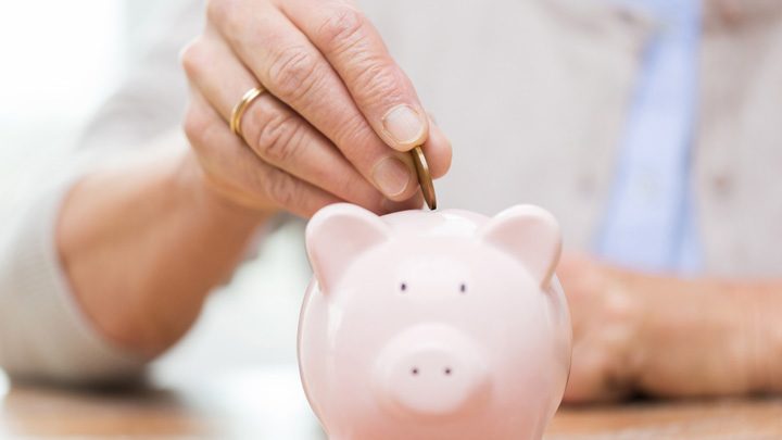 060516_piggy_bank_money