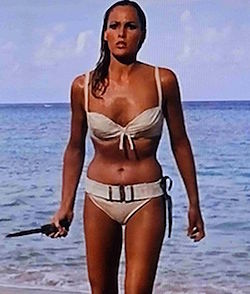 Ursula_Andress_in_Dr._No