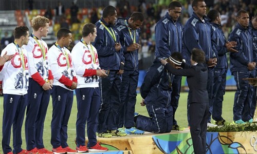 120816_olympic_rio_fiji_team_respect_princess_anne2