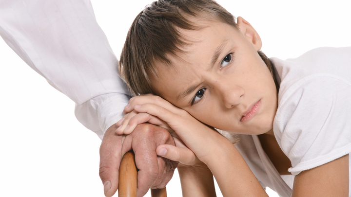 Grandparent_With_Worried_Kid
