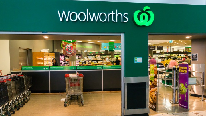 150816_ca_woolworth_recall_chocolate