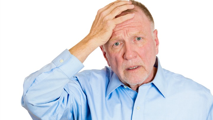 250816_frustrated_senior