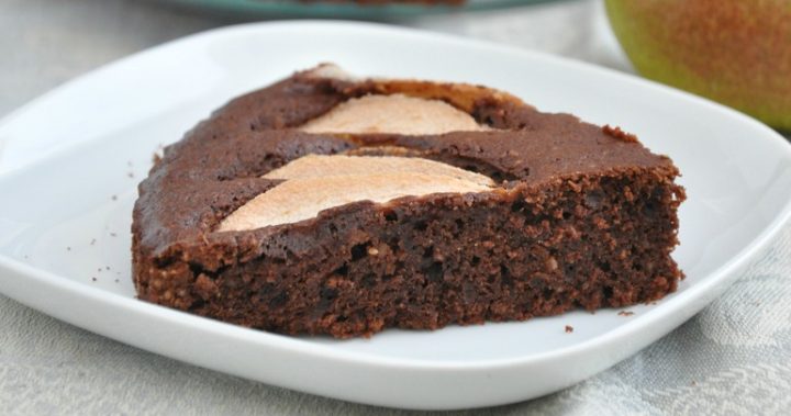 200916_flourless choclate and pear cake