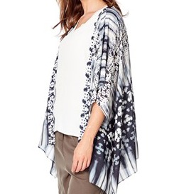 Printed kimono in sheer fabric.