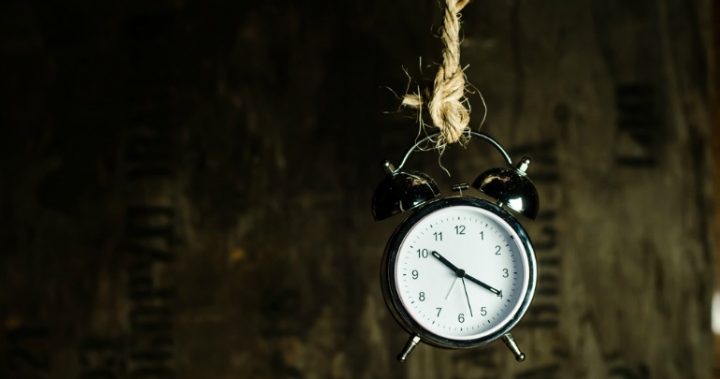 170215hangingclock