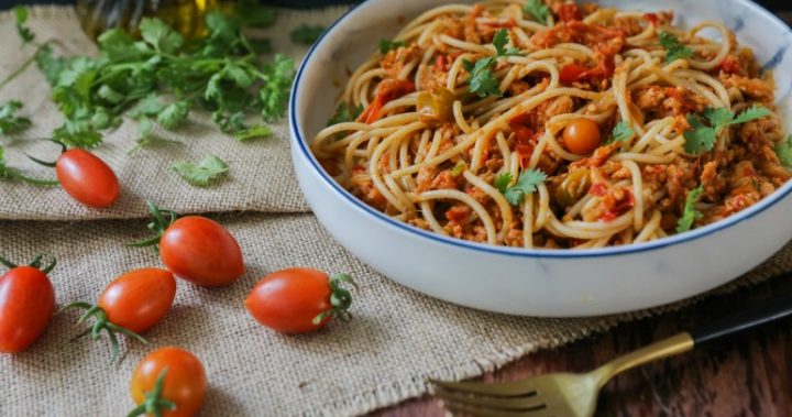 7.7 pasta Bowl of spaghetti with tomatoes