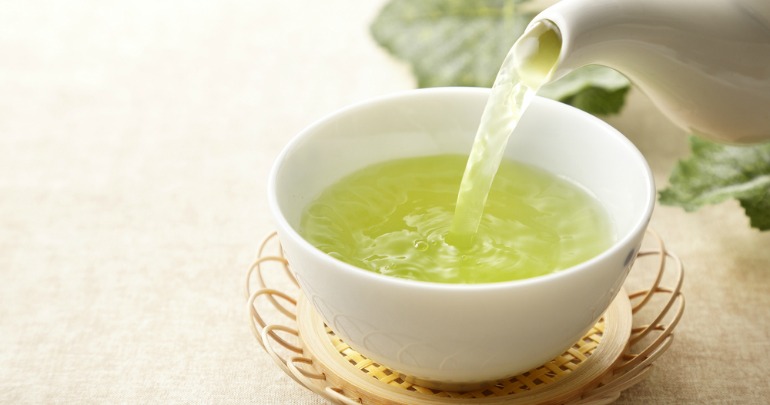 green tea in cup