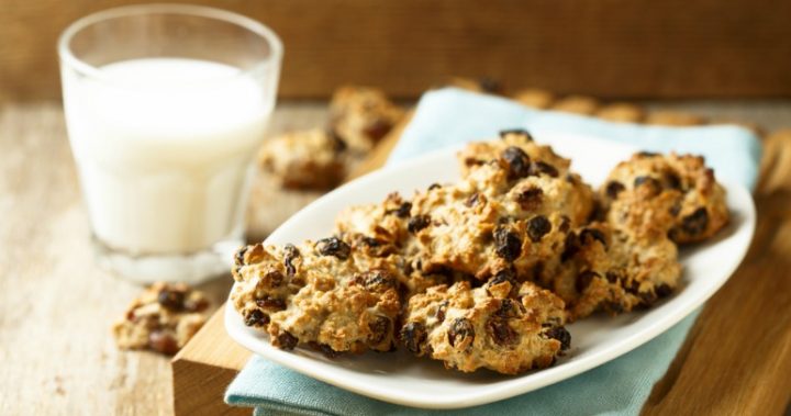 shutterstock_553865986 Easy date biscuits