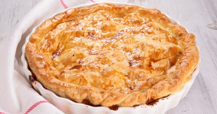 shutterstock_340582202 Delicious curried beef pie