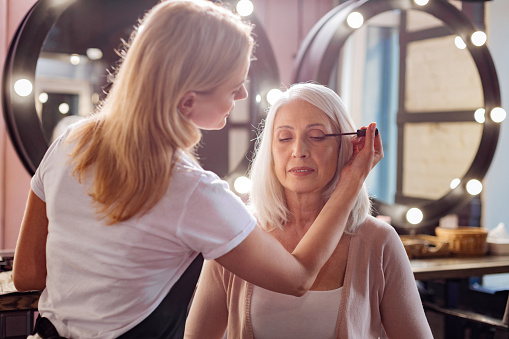 Simple make-up tricks that can disguise heavy, droopy eyelids Simple make-up tricks that can disguise heavy, droopy eyelids