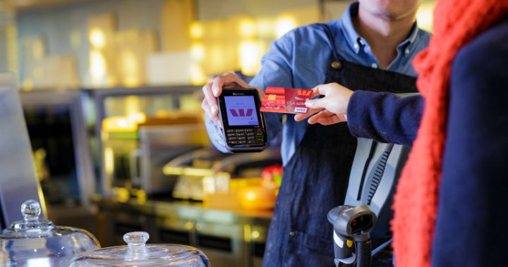 The smartest ways to carry and spend your holiday money abroad The smartest ways to carry and spend your holiday money abroad