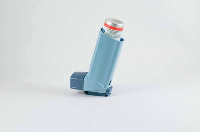 Using a blue or grey reliever puffer can assist during an asthma attack. 