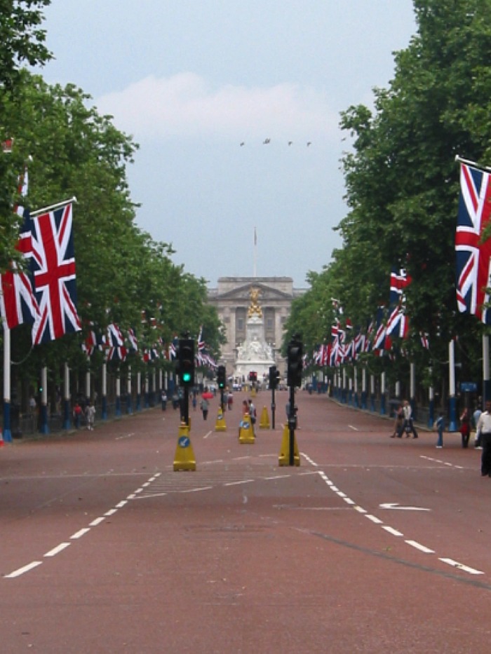 The Mall has been home to some huge royal events through history.
