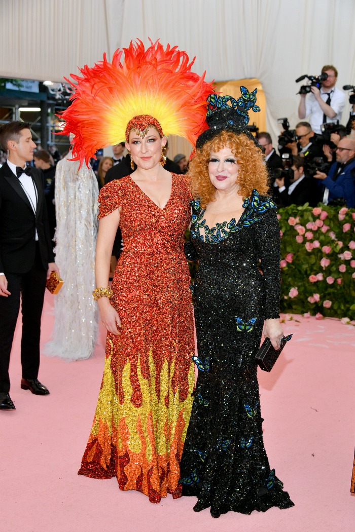 Bette Midler and her daughter Sophie Von Haselberg posed alongside each other on the pink carpet at the Met Gala. 