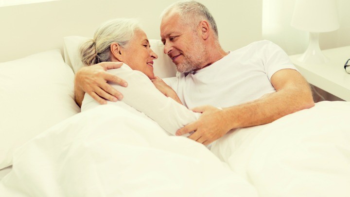 261115_CoupleInBed