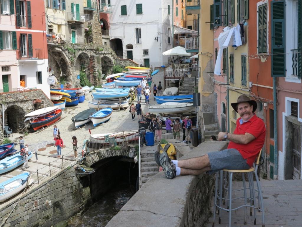 Euan-The-Mo-hard-at-work-at-Riomaggiore-Cinque-Terre.jpg