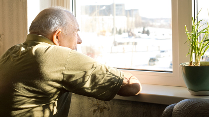 shutterstock_218222674_dementia_lonely_nursinghome